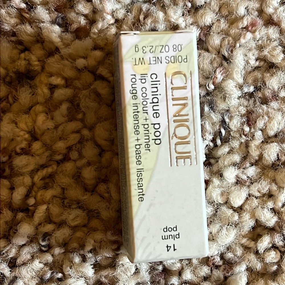 Clinique pop lip color plus primer plum lipstick